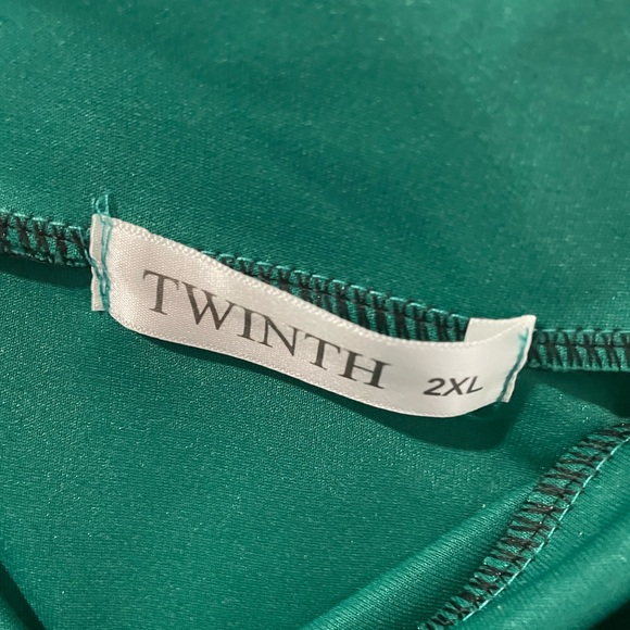 Green Pencil Skirt - Picture 2 of 3